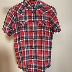 Levi’s Men Two Pocket Short Sleeves